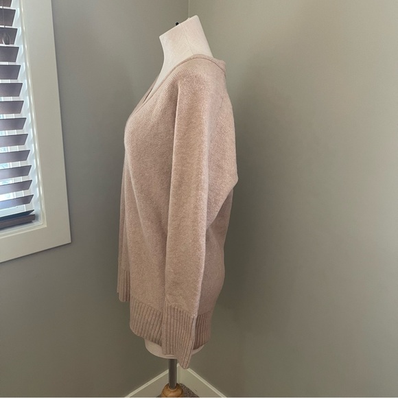 CYNTHIA ROWLEY Blush Pink Wool Blend V Neck Sweater - Picture 3 of 7